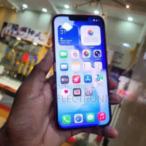 Apple iPhone 13 128 GB Red